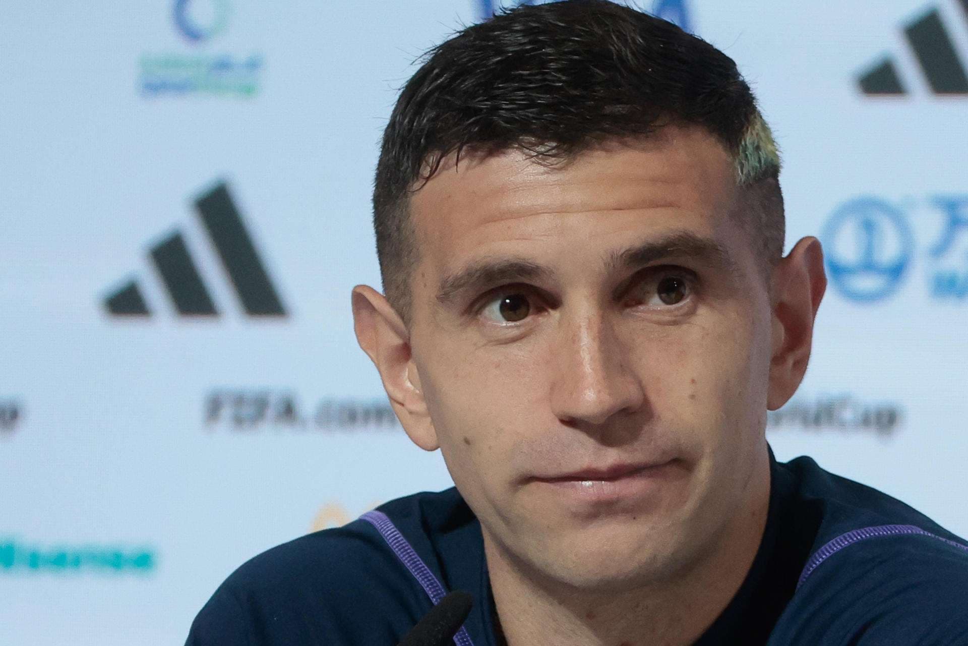 Emiliano Martínez renueva hasta 2029 con el Aston Villa