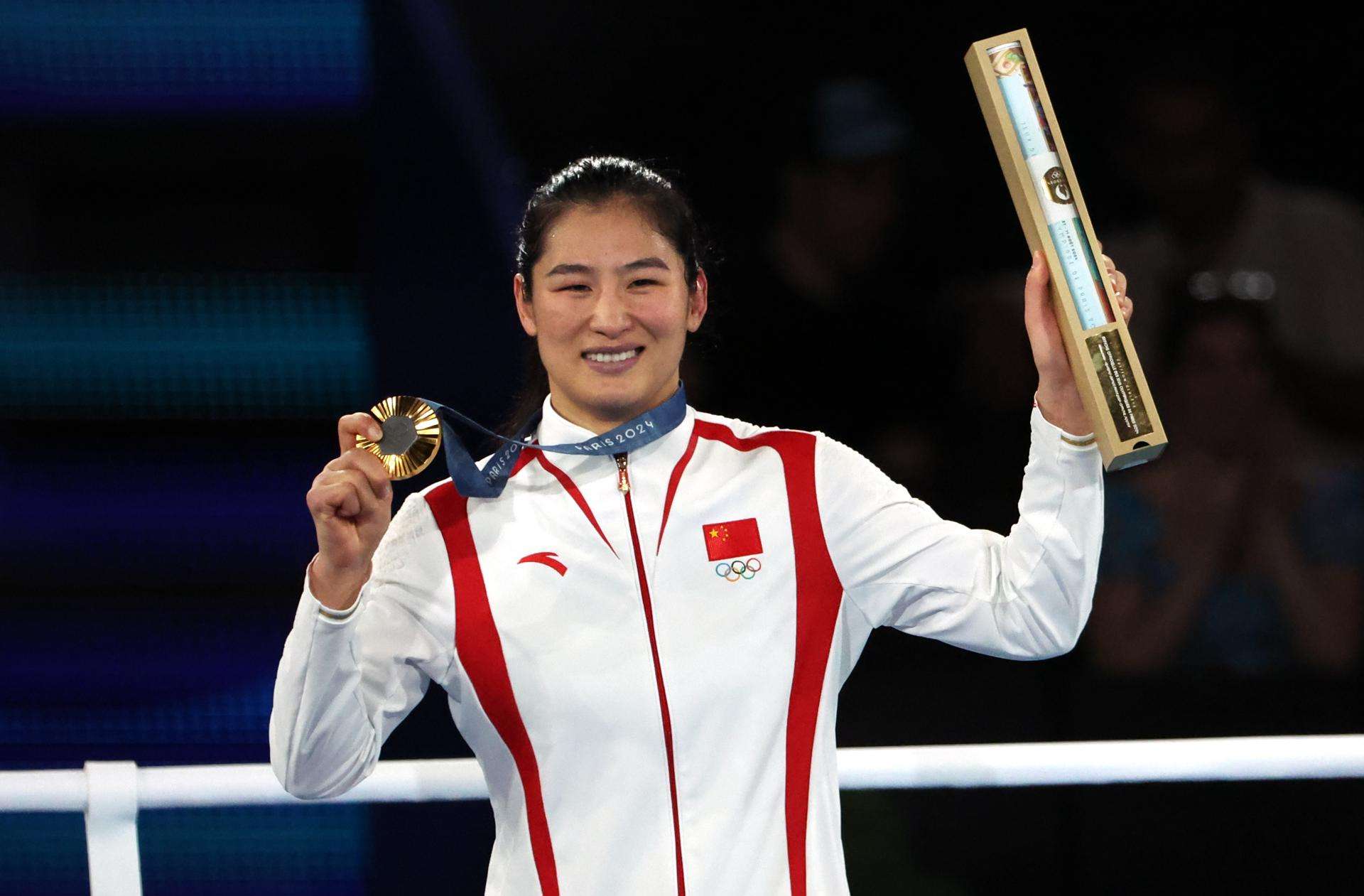 China vuelve a la cima del medallero a falta de una jornada con un oro más que EE. UU.