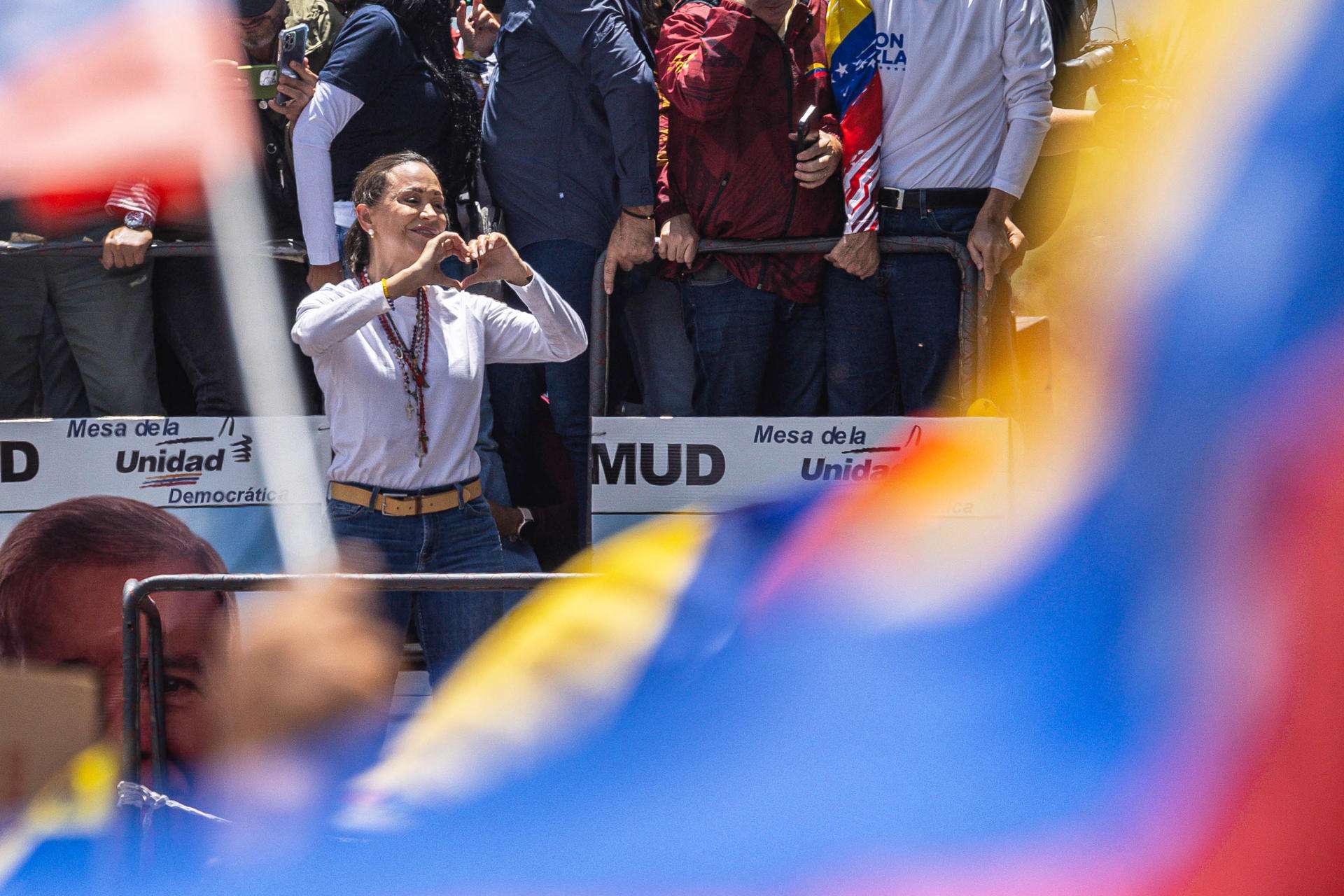 regimen de maduro detiene periodista ecuatoriana