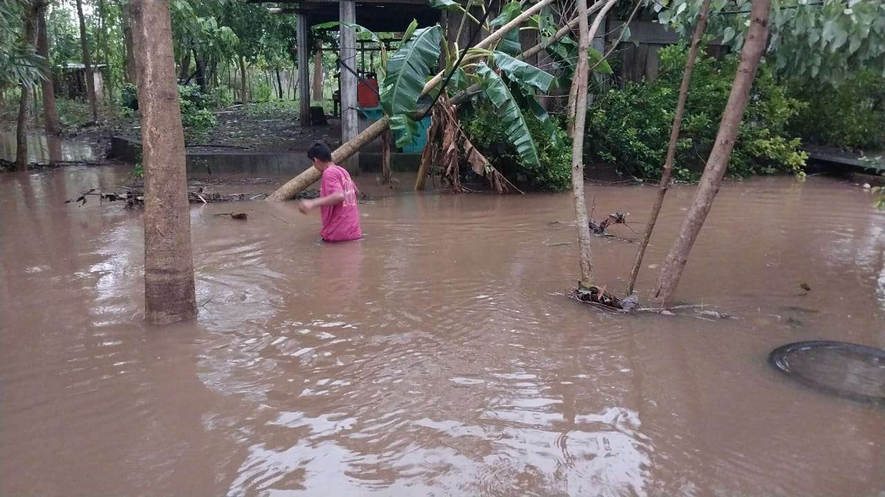 ÚLTIMA HORA | Inundaciones afectan viviendas en el sector Sis de San José La Máquina