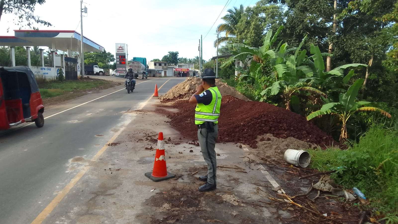 Ruta nacional 16 interrumpida en Aldea Concepción Cuilapa por hundimiento en kilómetro 78