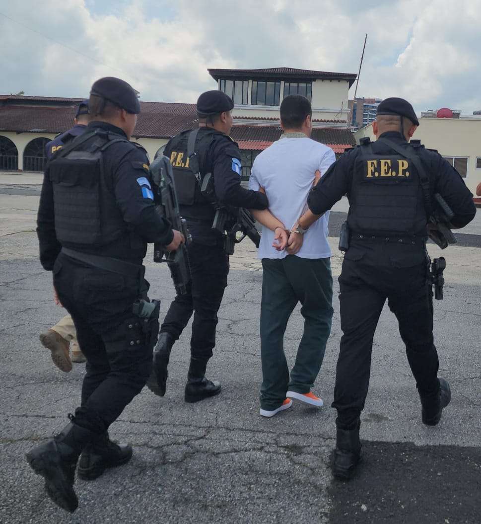 Estados Unidos deporta a ex subinspector de la PNC acusado de múltiples homicidios