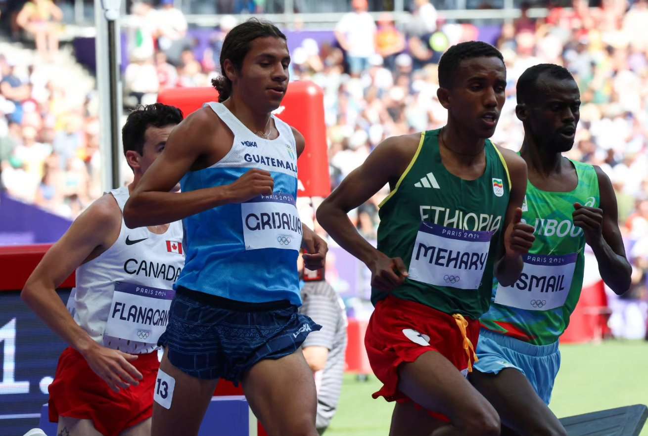 Polémica en París: Camarógrafo interrumpe heat de Luis Grijalva en los 5000m