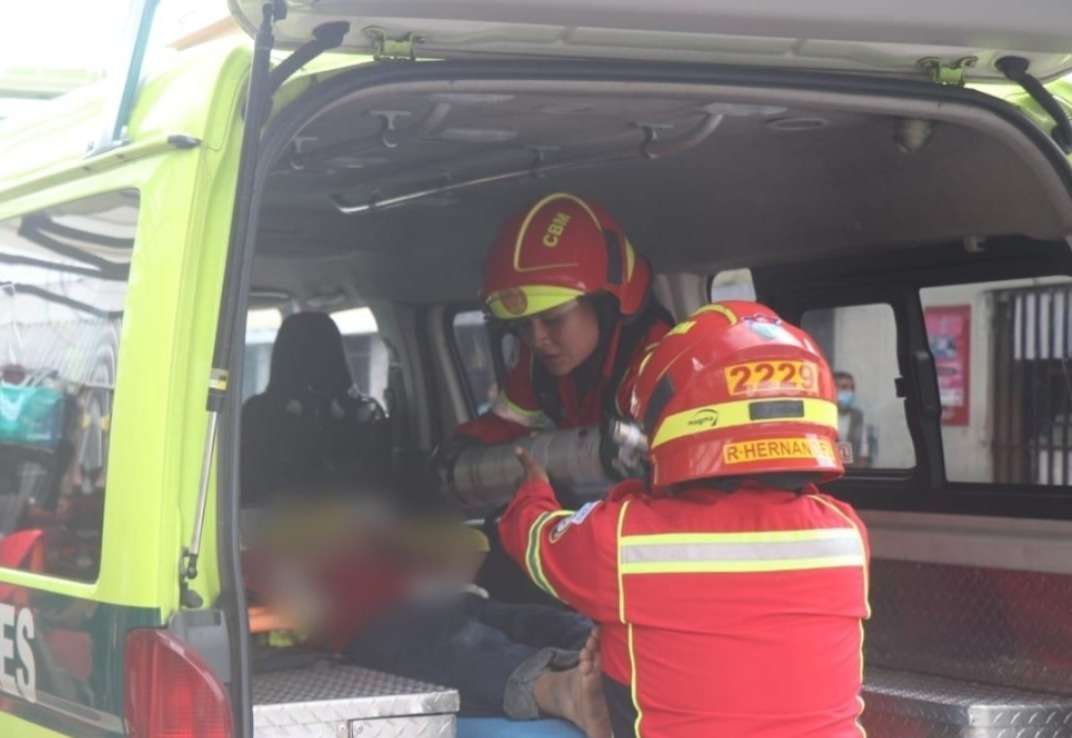 Fuga de gas en restaurante de zona 1 deja dos heridos con quemaduras