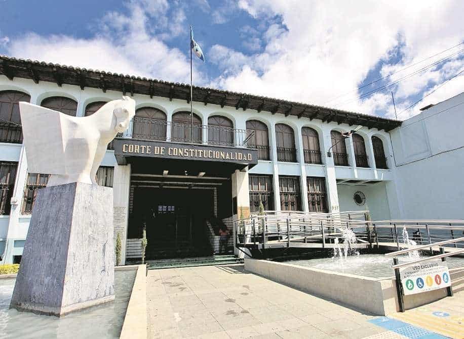 CC admite segundo amparo contra el seguro obligatorio y da 12 horas al Ejecutivo para responder