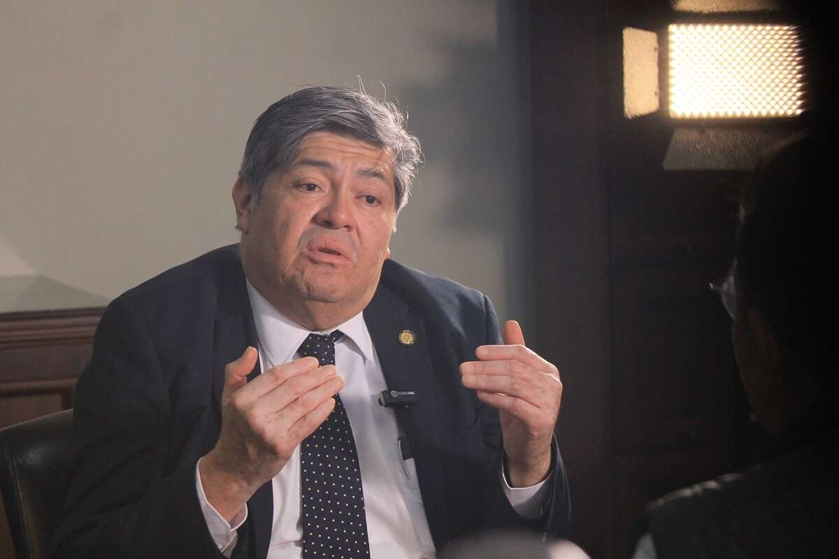 Francisco Jiménez sobre la interpelación: "Puse velas en la mañana para que termine el proceso"