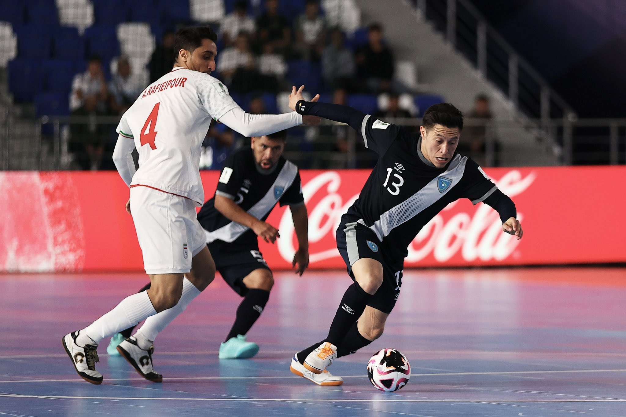 Guatemala al borde de la eliminación tras caer 9-4 contra Irán en el Mundial de Futsal