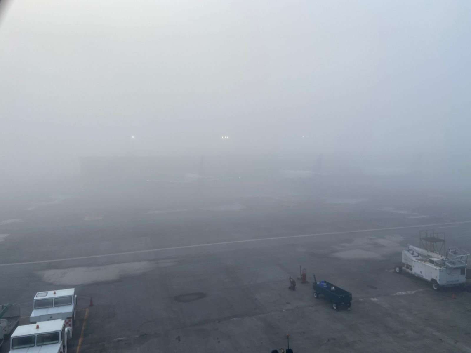 Niebla afecta operaciones en el Aeropuerto Internacional La Aurora