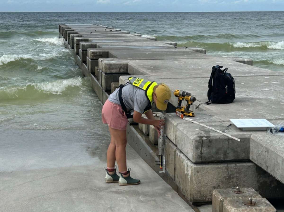Helene se debilita y se convierte en tormenta tropical en su avance al interior de EE.UU.