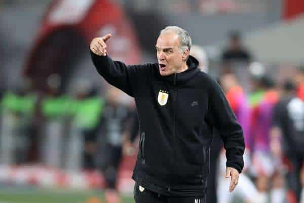 Bielsa dice que las críticas de Suárez afectaron su autoridad