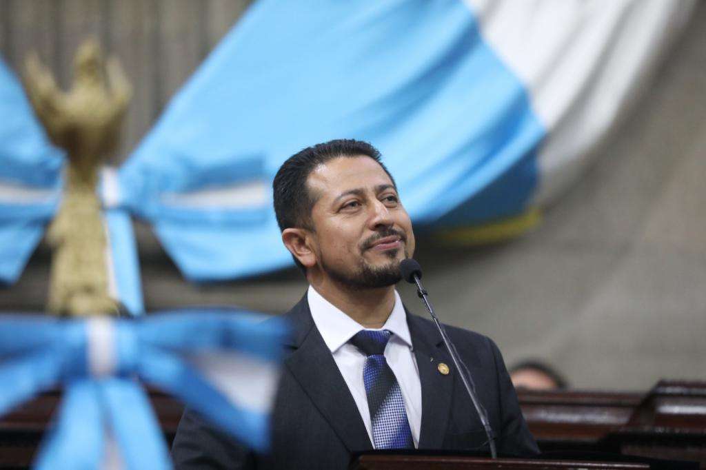 Nery Ramos es reelecto como presidente del Congreso para el período 2025-2026