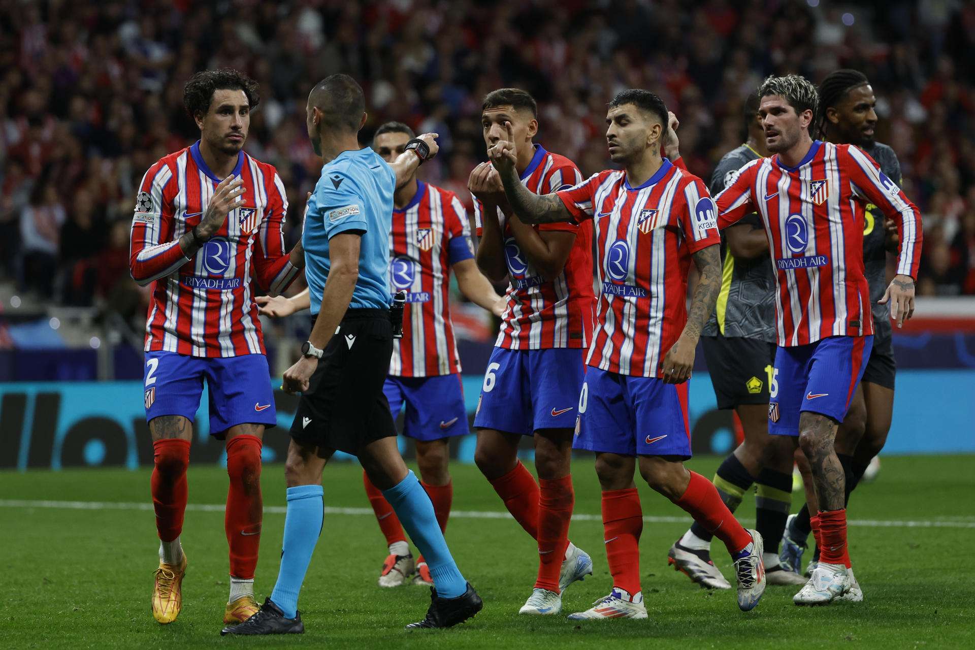 Un polémico penalti desploma al Atlético de Madrid ante el Lille
