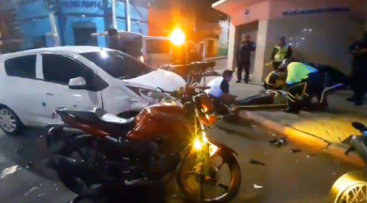 Choque entre motocicleta y vehículo deja un herido en Villa Nueva