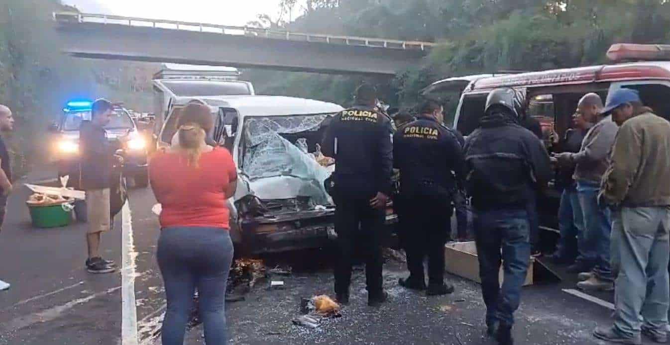 Accidente bloquea movilidad en km 49 de ruta Palín-Escuintla