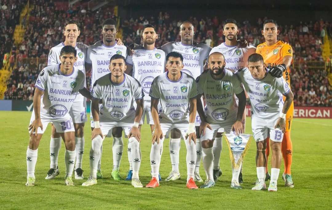 Comunicaciones anuncia la contratación de un mediocampista colombiano