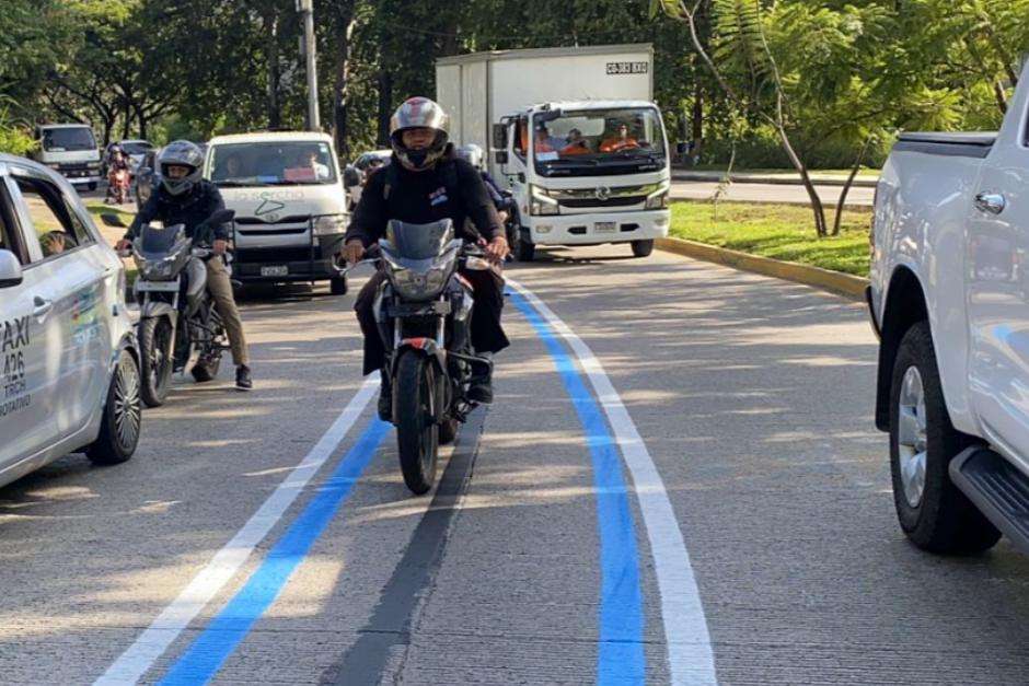 Conoce todo sobre las señalizaciones y límites en el nuevo carril para motos de Calzada La Paz