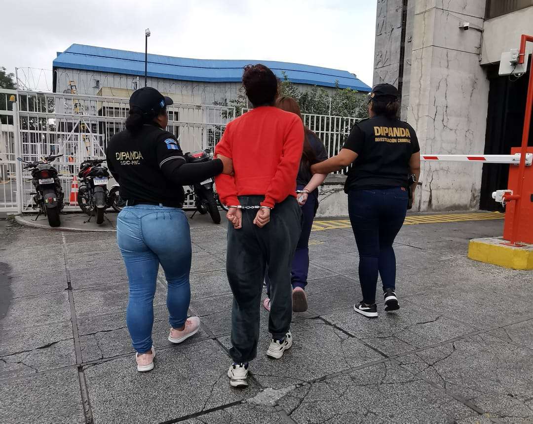 Capturan a tres mujeres presuntas extorsionistas de la Mara 18