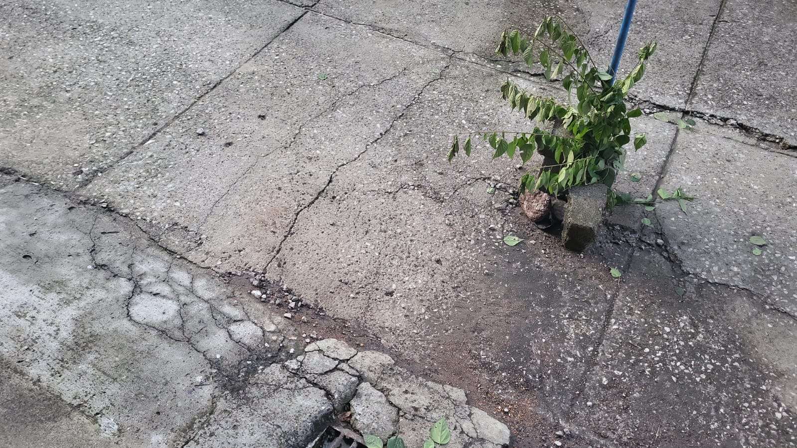 Colapso de tuberías provoca hundimiento en zona 18