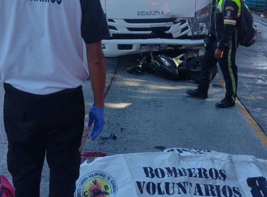Accidente en motocicleta deja un fallecido y un herido en Antigua Guatemala