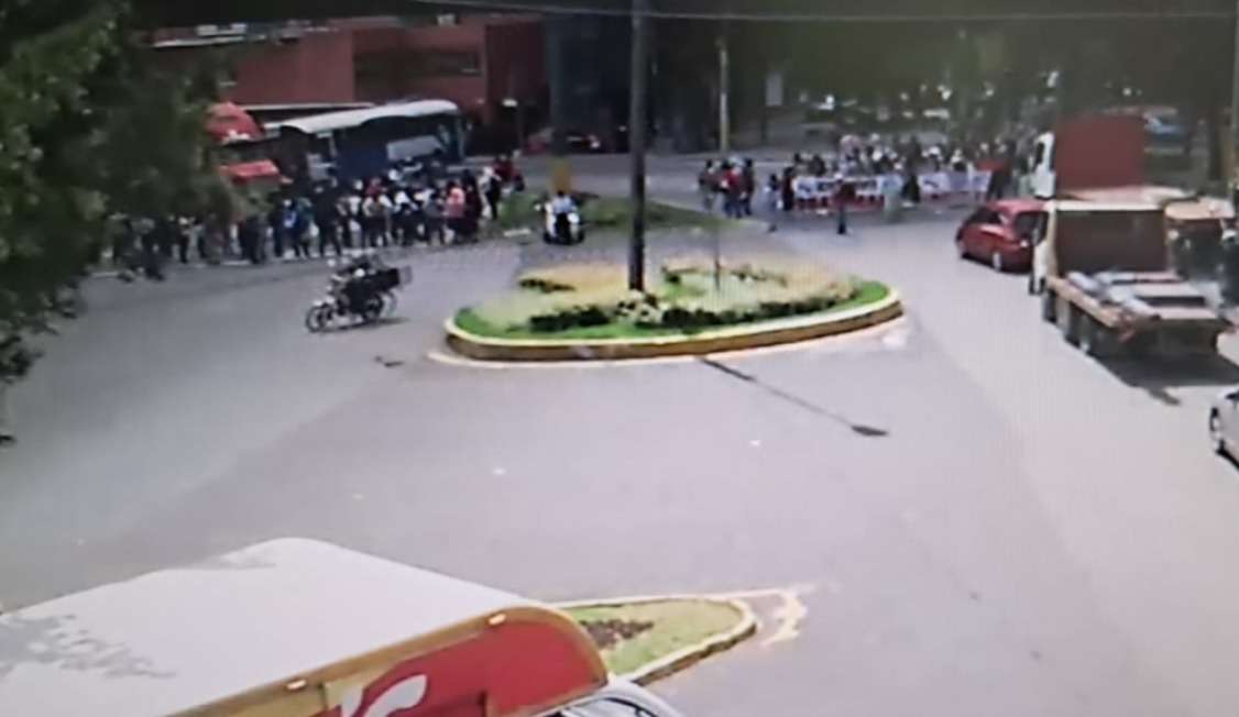 Manifestación bloquea la avenida Simeón Cañas y afecta tránsito en zona 2