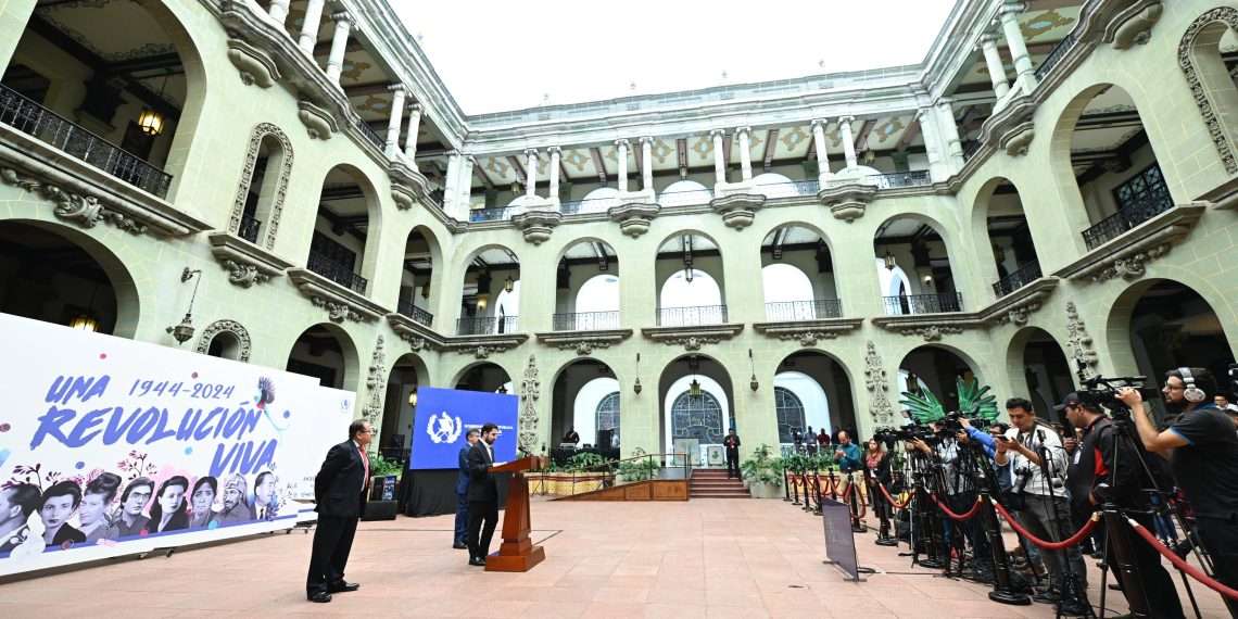 Sector público tendrá asueto el 21 de octubre por la conmemoración de la Revolución de 1944