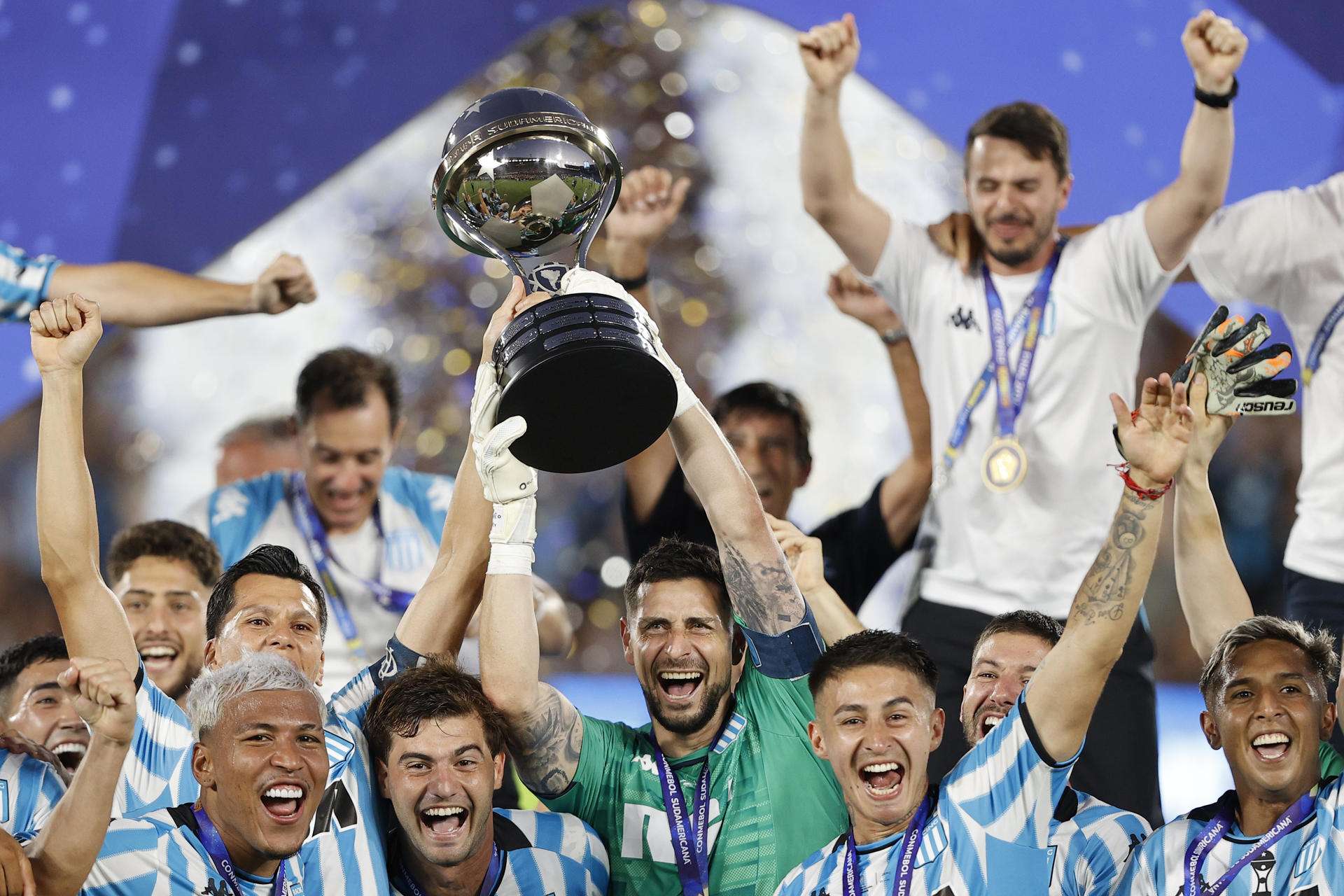 Racing Club gana su primer título y Argentina suma diez campeonatos en la Sudamericana