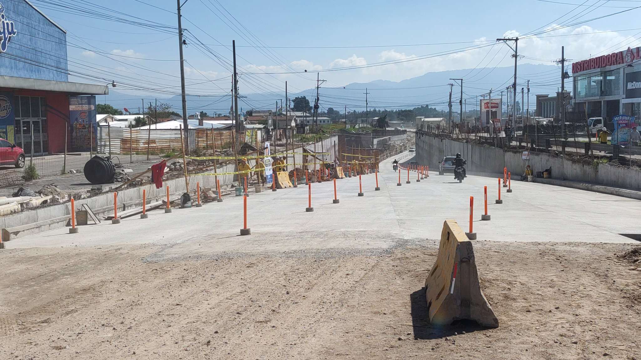 ¿Se acabaron los atascos en Xela? Habilitan nuevos carriles en paso a desnivel