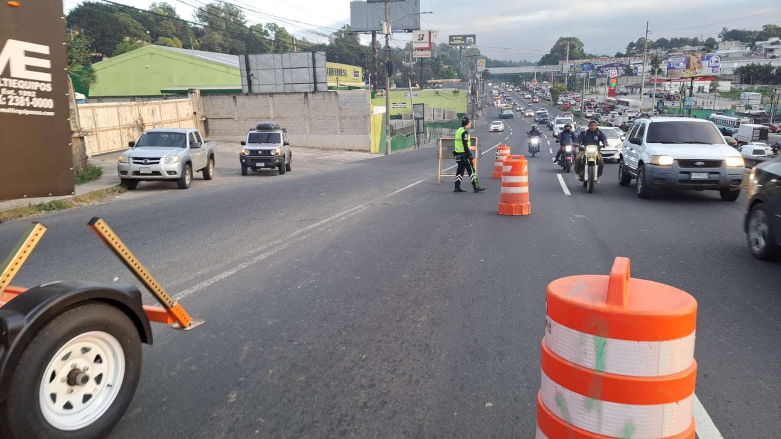 ¡Precaución! Cierran carril en Villa Nueva por trabajos en paso a desnivel Enrique Tejada