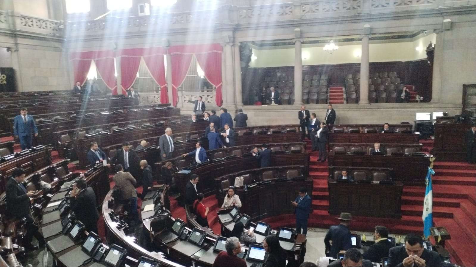 EN VIVO | Inicia sesión en el Congreso con 113 diputados marcados