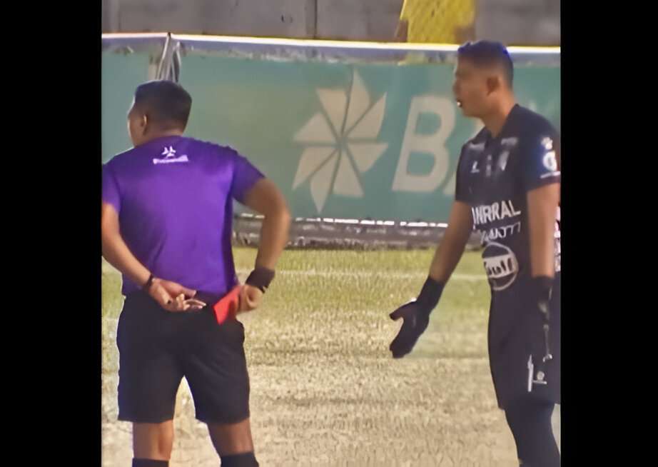 EN VIDEO | Así fue el error que le costó roja directa a Fredy Pérez en Malacatán