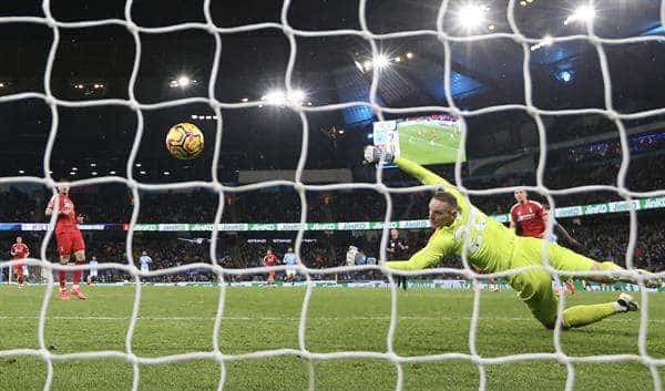 Manchester City alivia su crisis con imponente triunfo