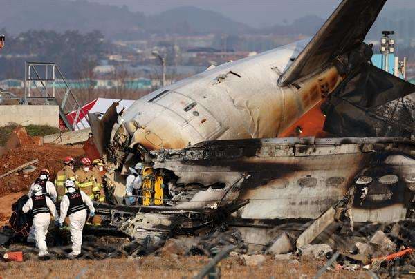 179 muertos y solo dos sobrevivientes en accidente de avión en Corea del Sur