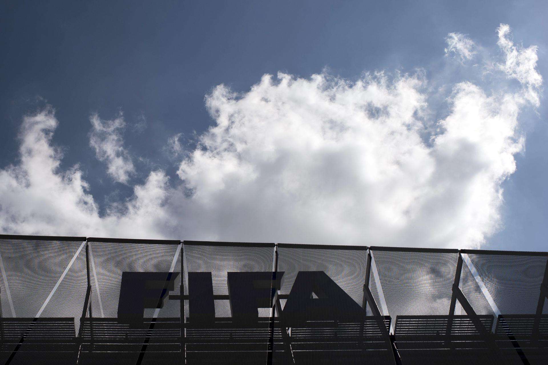 La FIFA implanta un reglamento provisional sobre el Estatuto y Transferencia de Jugadores