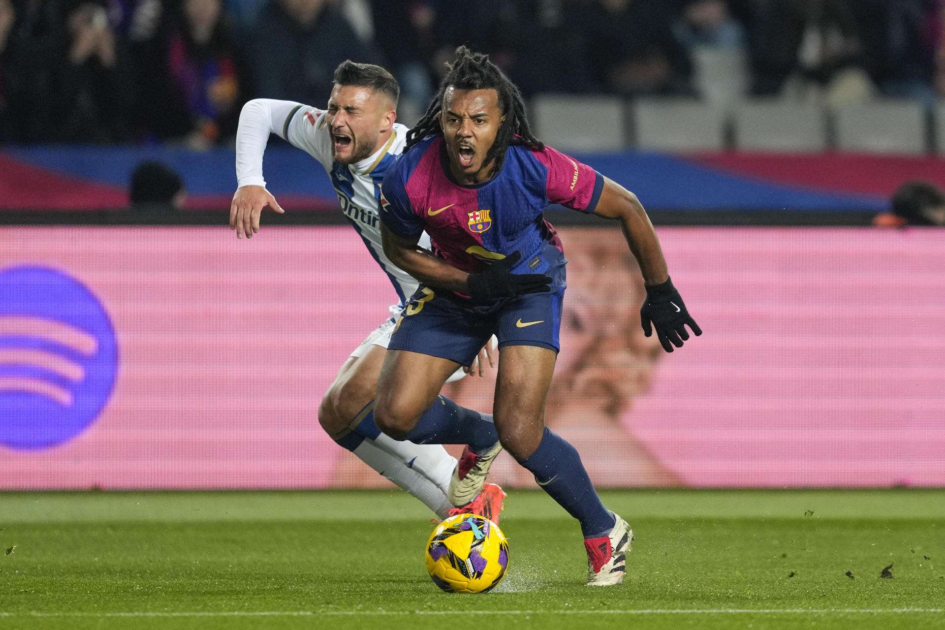 Los jugadores con más minutos en 2024: Koundé en la cima seguido por Jhon Arias y Valverde