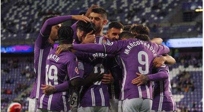 Valladolid enfrenta a Valencia buscando salir del fondo
