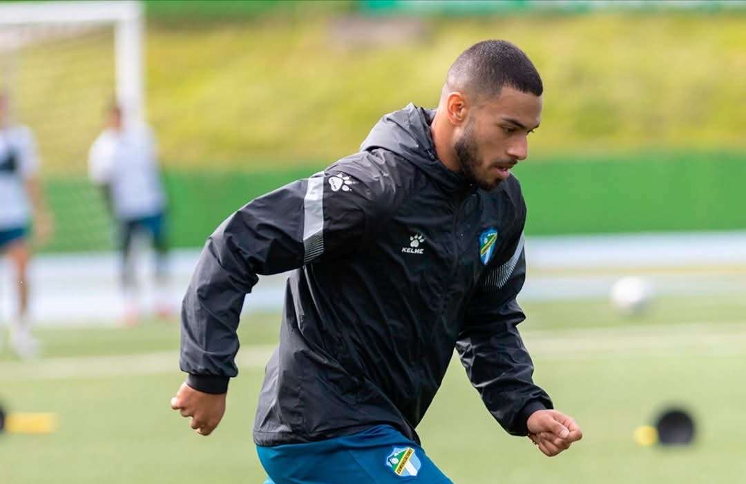 El «Pitbull» ya viste los colores de Comunicaciones