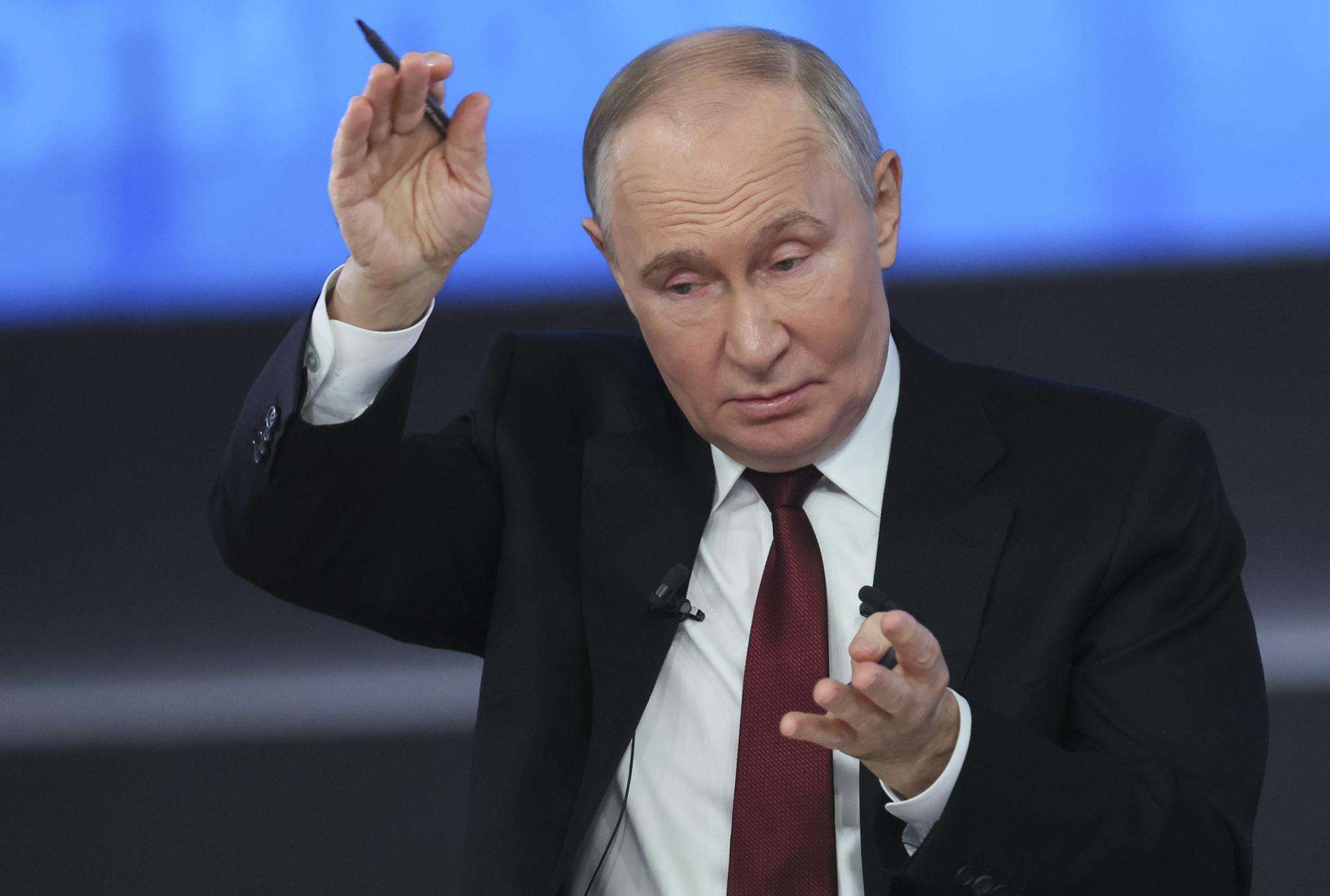 Putin dice que Rusia firmará acuerdos de paz sólo con las autoridades legítimas de Ucrania