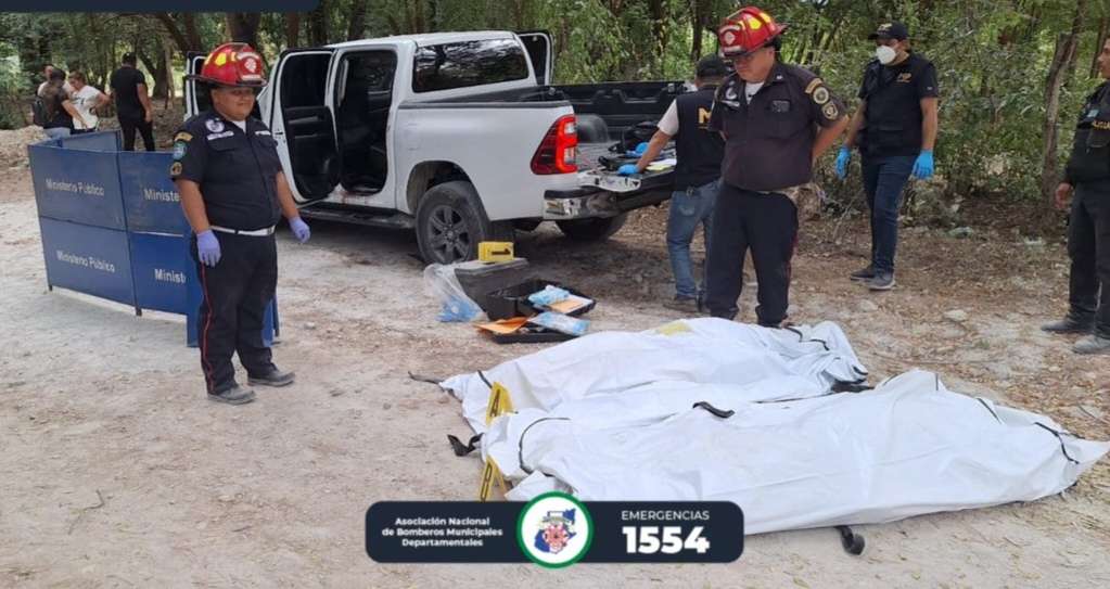 Localizan dos cadáveres dentro de un picop en Zacapa