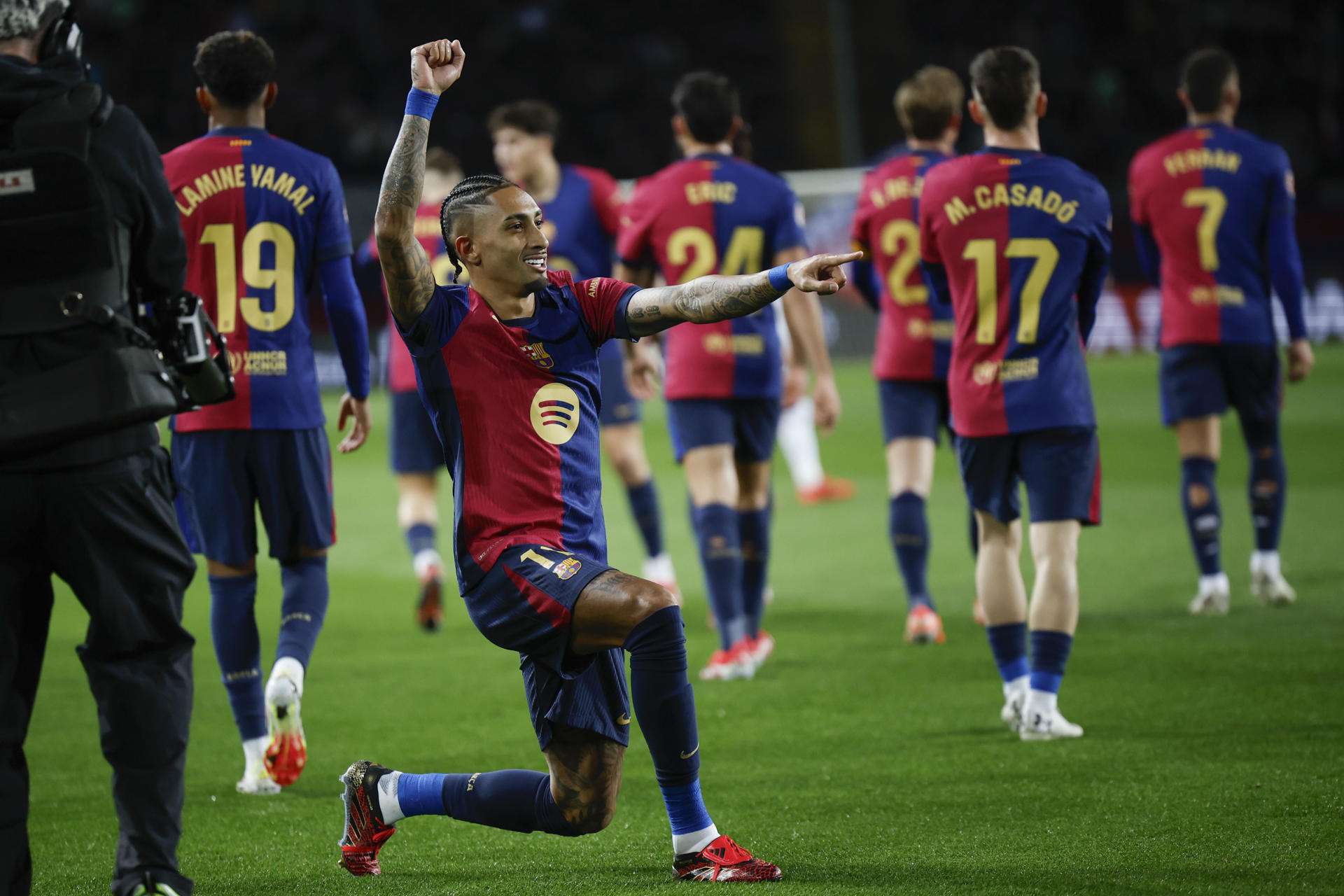 Barcelona endereza el rumbo en LaLiga con una goleada al Valencia