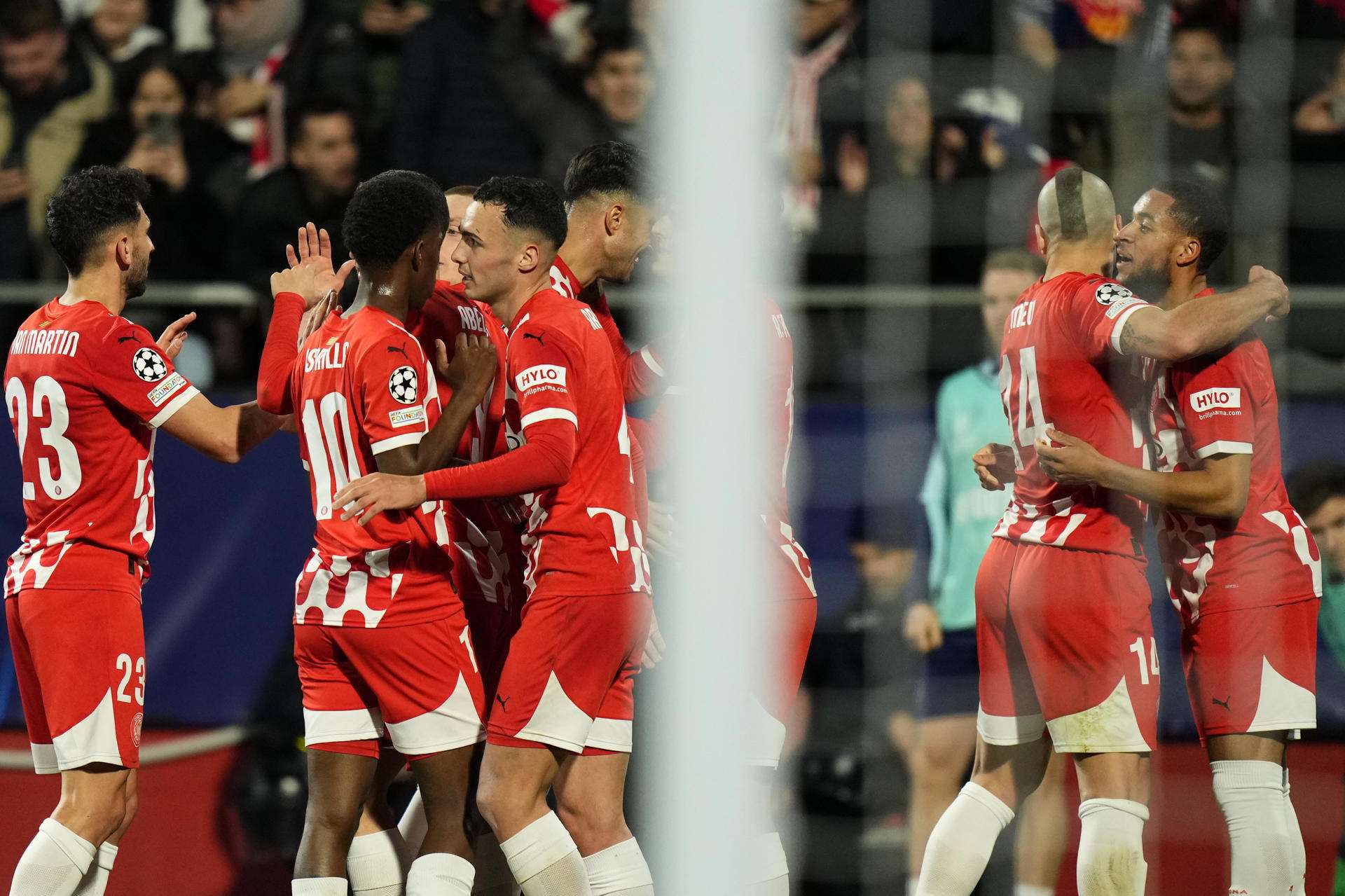 Arsenal celebra su boleto directo a octavos con remontada en Girona