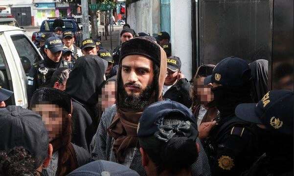 Uriel Goldman, Lev Tahor: «Si nos dan a los niños, nos vamos del país»