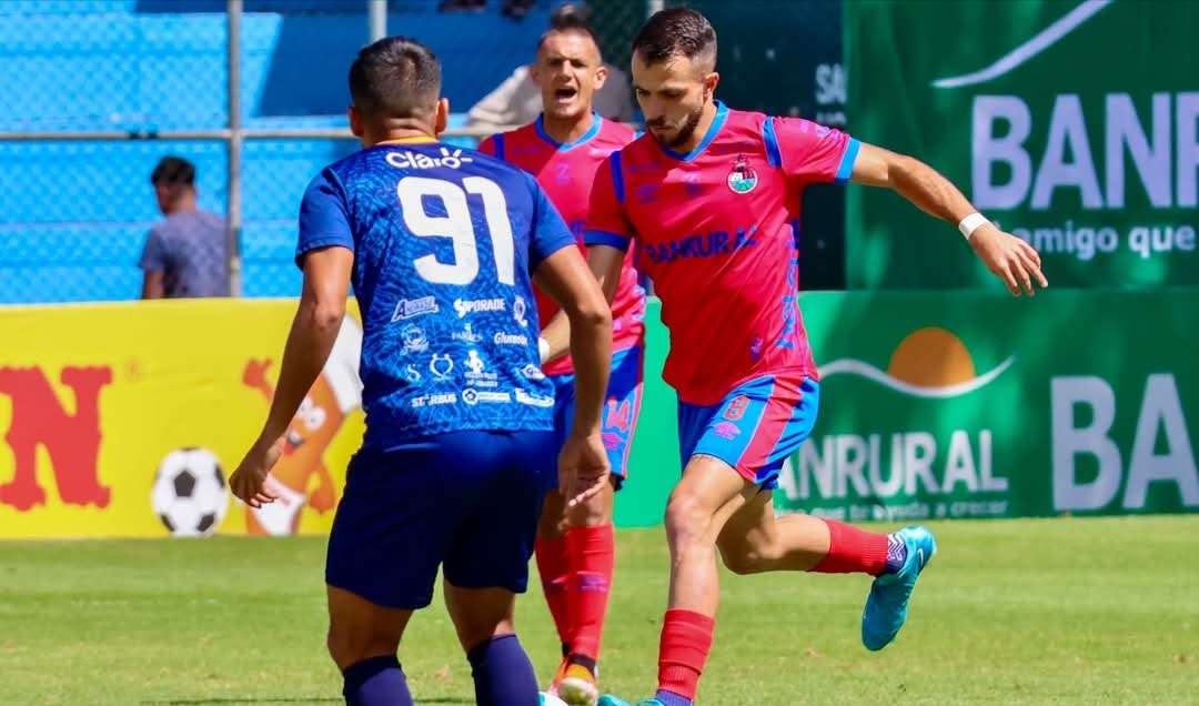 Municipal convoca a Rodrigo Saravia para la Fecha 3