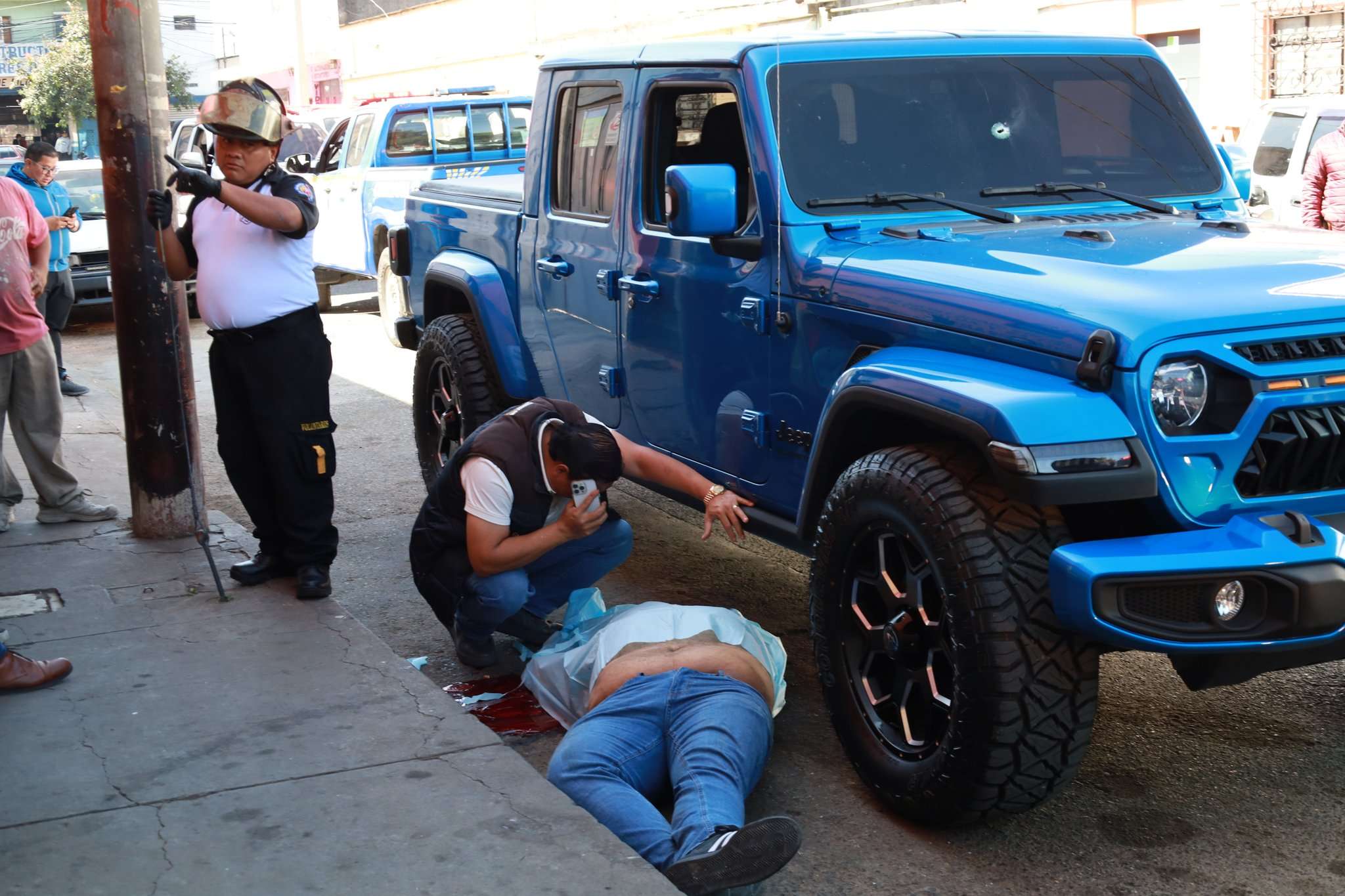 EN FOTOS | Hombre muere tras ser atacado a balazos en zona 6