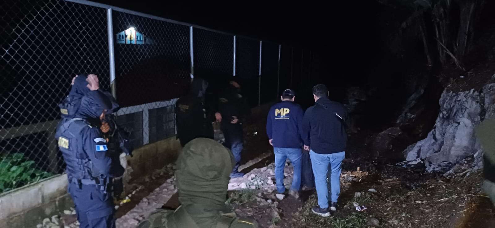 Autoridades realizan allanamientos en Alta Verapaz en operativo contra el narcotráfico