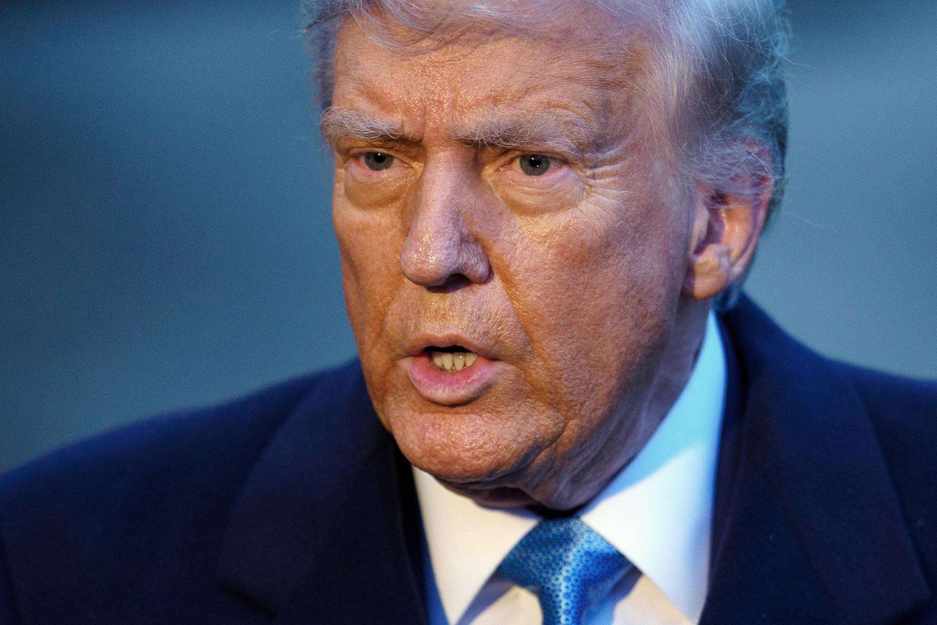 Trump pide eliminación de diez reglamentos por cada nuevo reglamento que una agencia emita