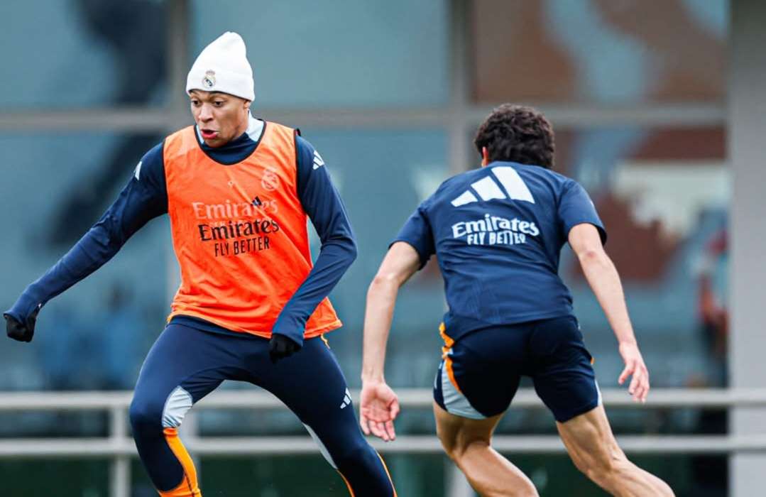 Real Madrid y Atlético se enfrentan en un derbi decisivo por el liderato