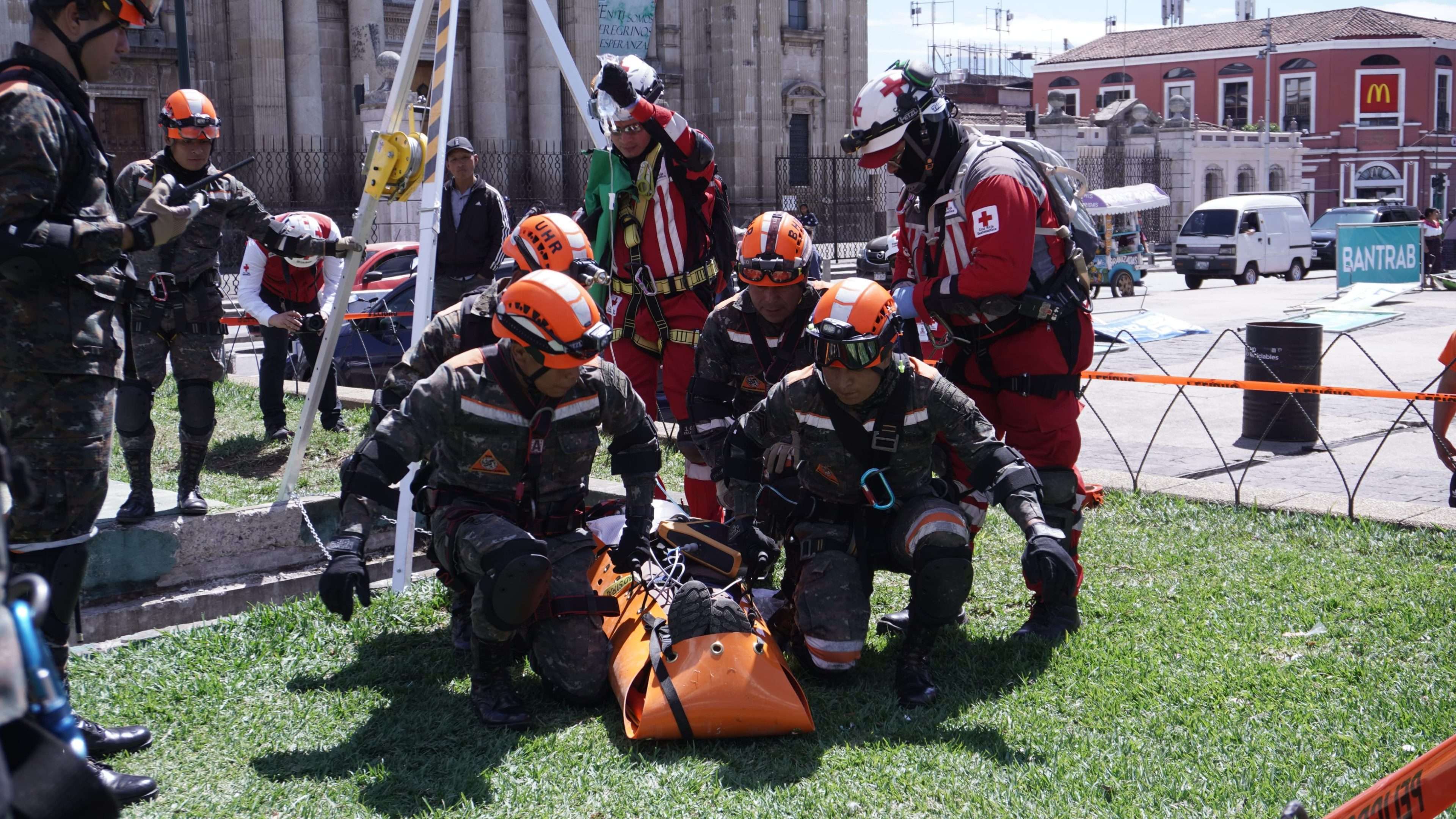 EN FOTOS | Así se desarrolló el primer día del Macro Simulacro 2025 en la Plaza de la Constitución
