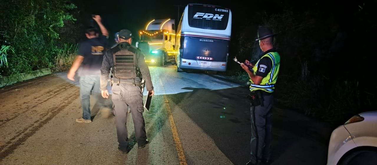 Accidente en km 326 bloquea el tránsito en la Franja Transversal del Norte
