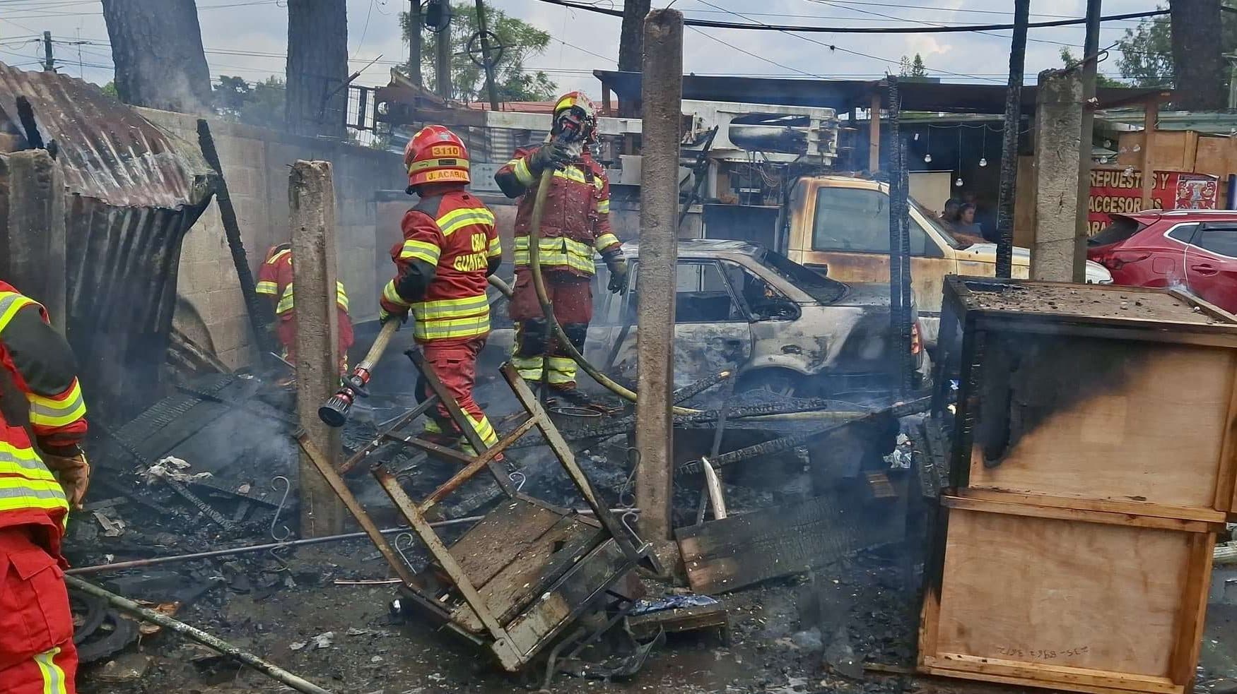 Incendio en zona 11 de la capital deja un herido con quemaduras graves