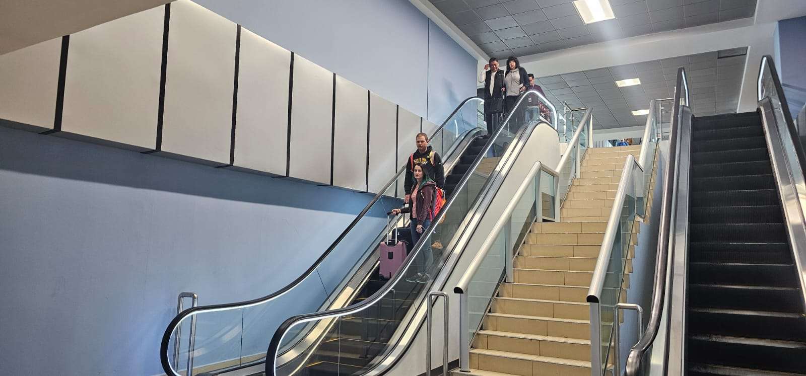 Elevadores y escaleras eléctricas del Aeropuerto La Aurora entran en funcionamiento